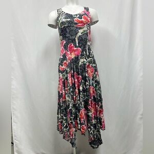 NWT Beautiful Floral Patterned Sleeveless Dress w Asymmetric Hem